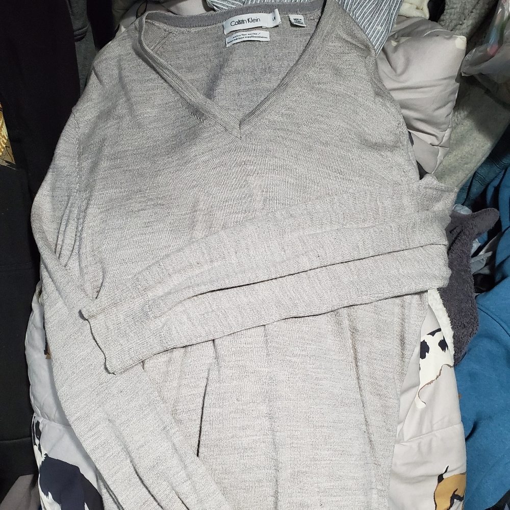 Calvin Klein extra fine merino wool sweater vneck